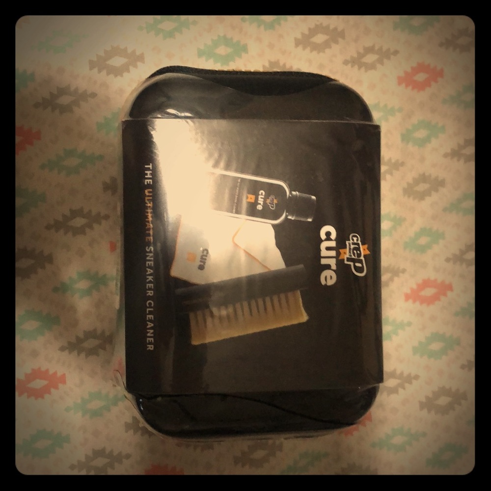 Cure :: The Ultimate Sneaker Cleaner